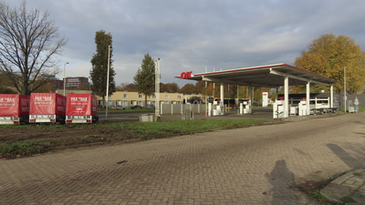 908530 Gezicht op het benzinestation van OK Utrecht (Europalaan 6) te Utrecht, vanaf de ventweg.
